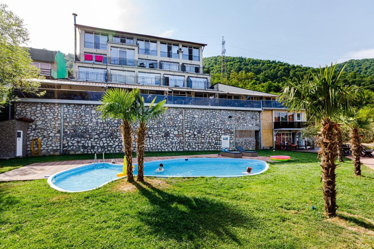 Pensiunea Decebal Resort - Cazanele Dunarii Dubova Exterior photo