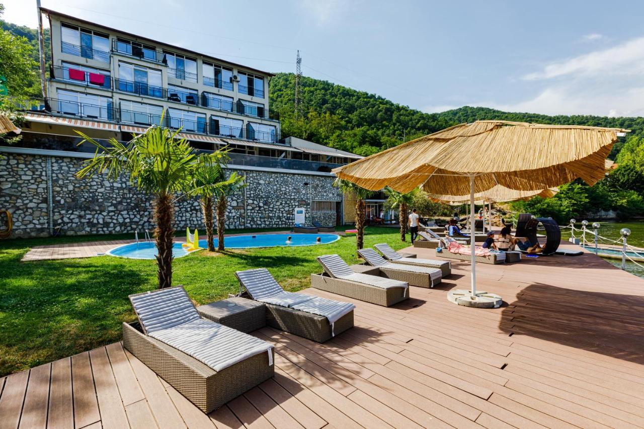 Pensiunea Decebal Resort - Cazanele Dunarii Dubova Exterior photo
