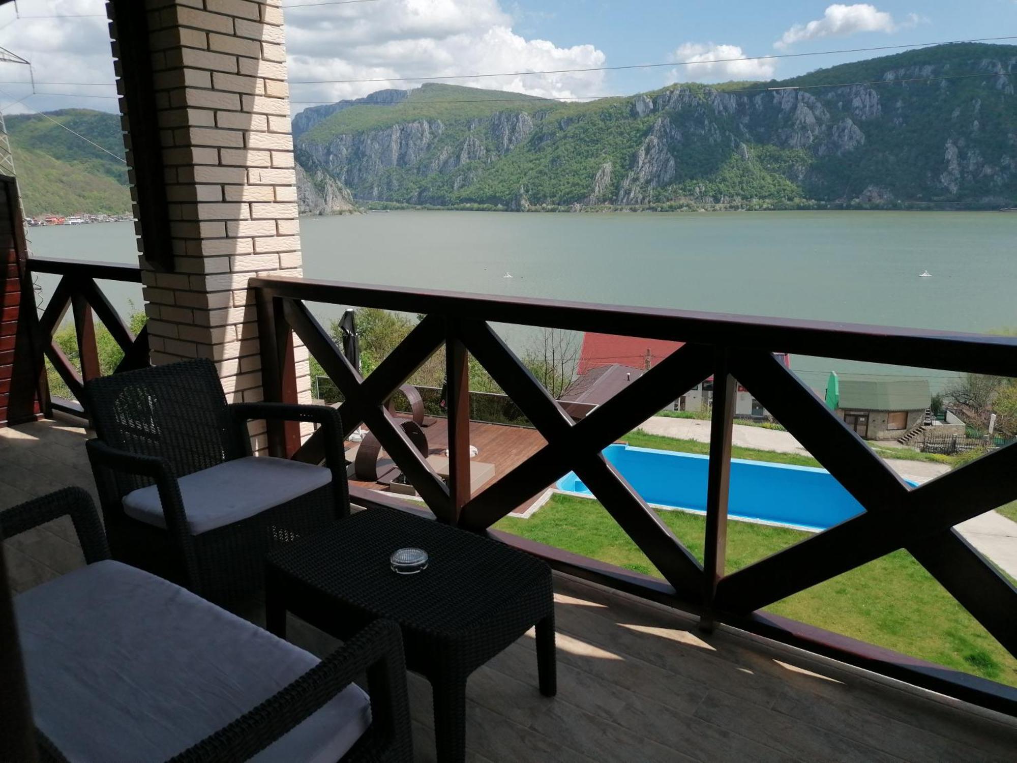 Pensiunea Decebal Resort - Cazanele Dunarii Dubova Exterior photo